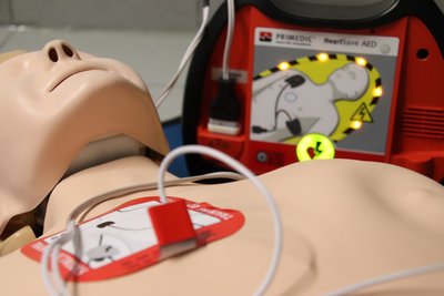 Defibrilator-Schulung